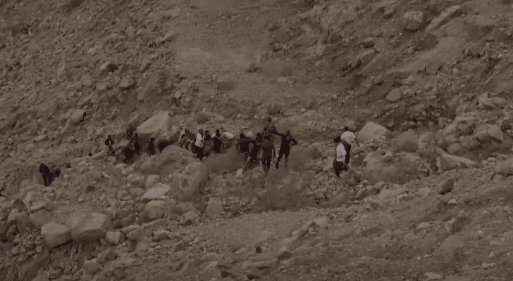 انتشال الضحايا جراء الانهيار في البحر الميت