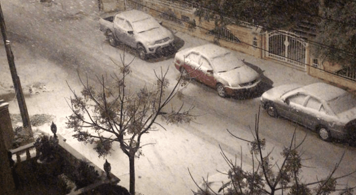 الثلوج في منطقة خلدا بالعاصمة عمان