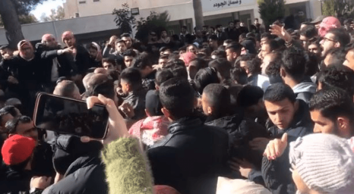 جانب من اعتصام طلبة البلقاء التطبيقية