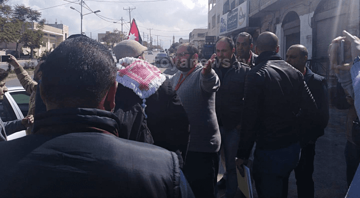 انطلاق مسيرة من اربد للمتعطلين عن العمل باتجاه الديوان الملكي