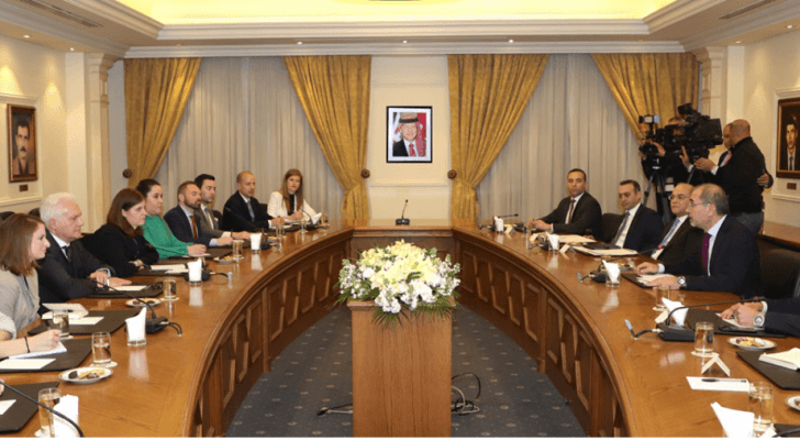 وزير الخارجية يلتقي مساعدي اعضاء بالكونجرس الامريكي