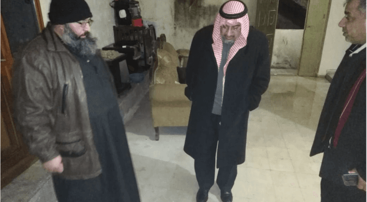 وزير الأوقاف يتفقد مساجد داهمتها مياه الأمطار بعمان