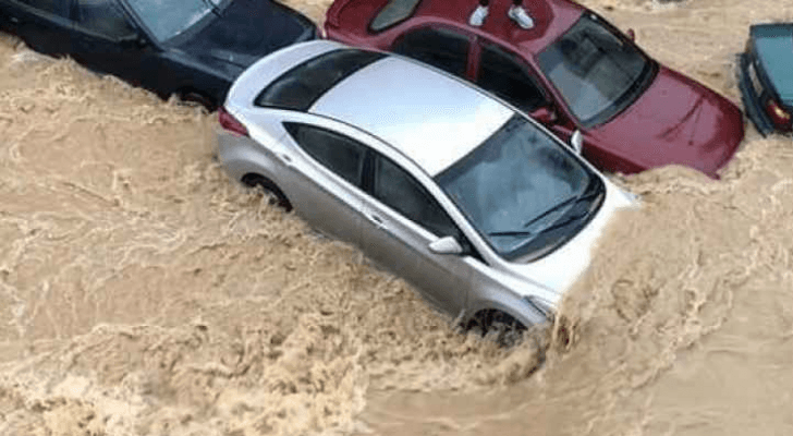 من تجمع المياه في وسط البلد خلال المنخفض الأخير