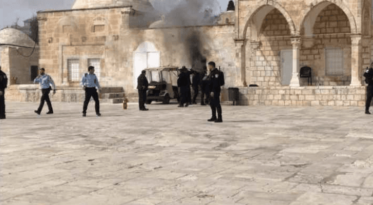 الاحتلال يغلق بوابات المسجد الأقصى