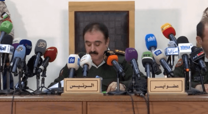 من المحكمة