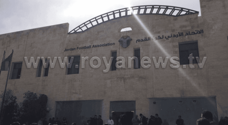من الاعتصام