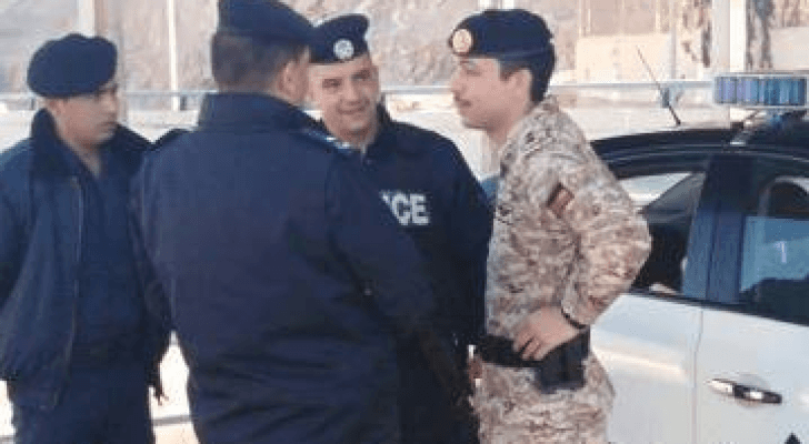 صورة للقاء ولي العهد بطاقم الدورية
