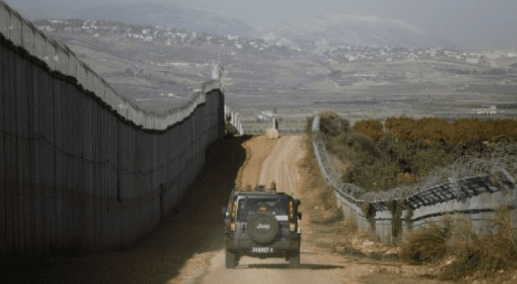 لبنان يحتج على تثبيت جيش الاحتلال بوابات حديدية على الجدار الفاصل