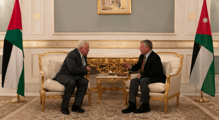 الملك يلتقي في تونس مع الرئيس الفلسطيني محمود عباس