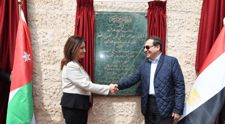 وزيرة الطاقة والثروة المعدنية المهندسة هالة زواتي مع وزير البترول والثروة المعدنية المصري