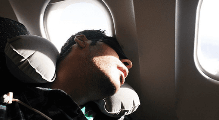 تفضيل الراحة ‫على الأناقة خلال الرحلات الجوية الطويلة