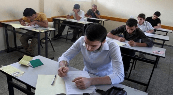 تبدأ الجلسة الأولى للامتحان الساعة العاشرة صباحا