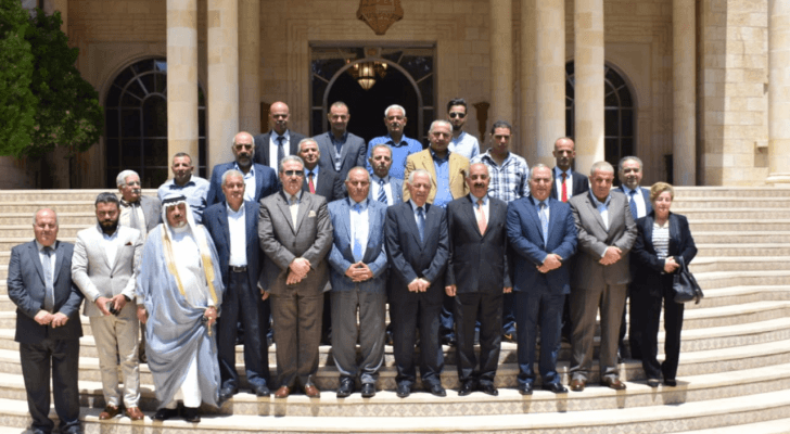 رئيس الديوان الملكي يلتقي وفدا من وجهاء عجلون لبحث احتياجات المحافظة