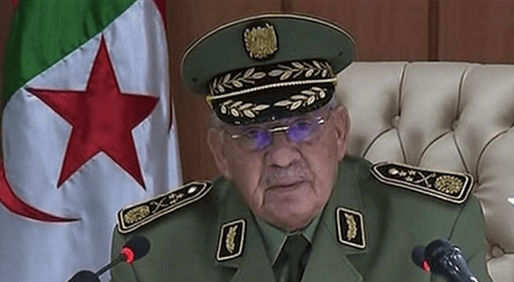 قايد صالح يتوعد بمحاربة الفساد