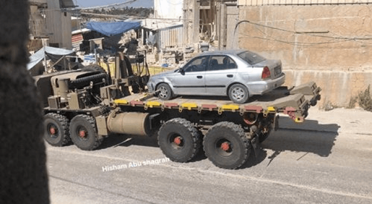 الاحتلال يعتقل فلسطينيا ويصادر سيارة في "بيت فجار"