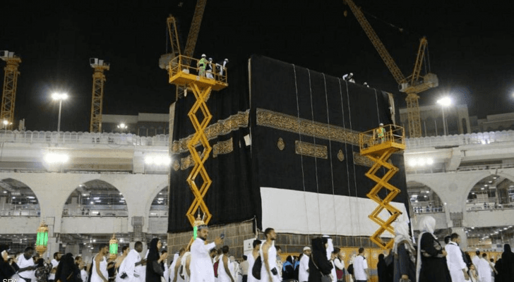 جانب من مراسم استبدال كسوة الكعبة المشرفة