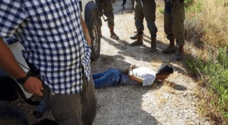 اعتقال فلسطيني بحوزته سكين في رام الله