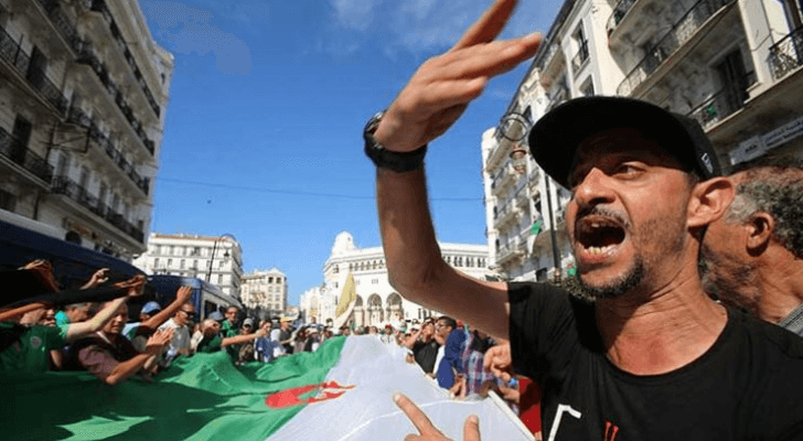 الطلبة هتفوا “لا انتخابات مع عصابات المافيا”