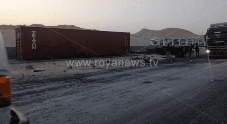 صورة لحادث على الطريق الصحراوي