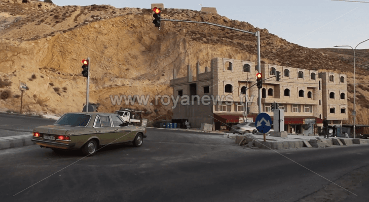 بعد سنوات إعادة تركيب أول إشارة ضوئية في الطفيلة