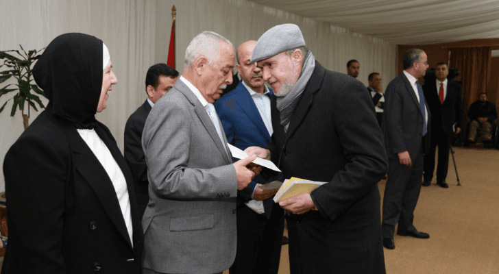 العيسوي يسلم الدعم الملكي لمراكز وجمعيات أيتام ومسنين وذوي الاعاقة
