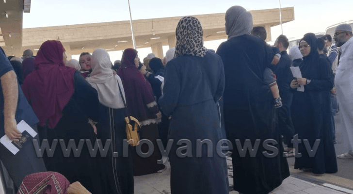 من مكان التجمهر
