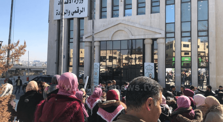 من الوقفة