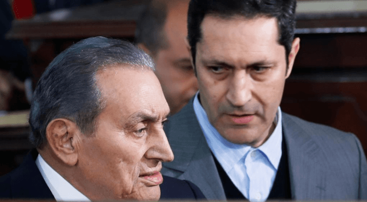علاء مبارك ووالده حسني مبارك