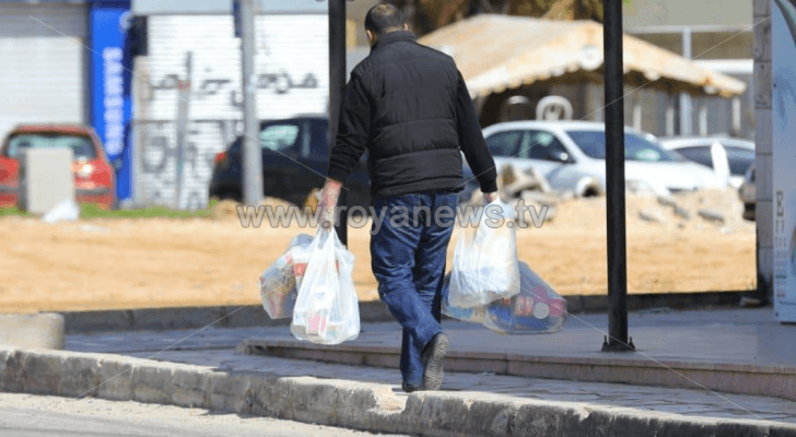 لماذا أوقفت الحكومة قرار العمل بخدمة التوصيل الى المنازل؟