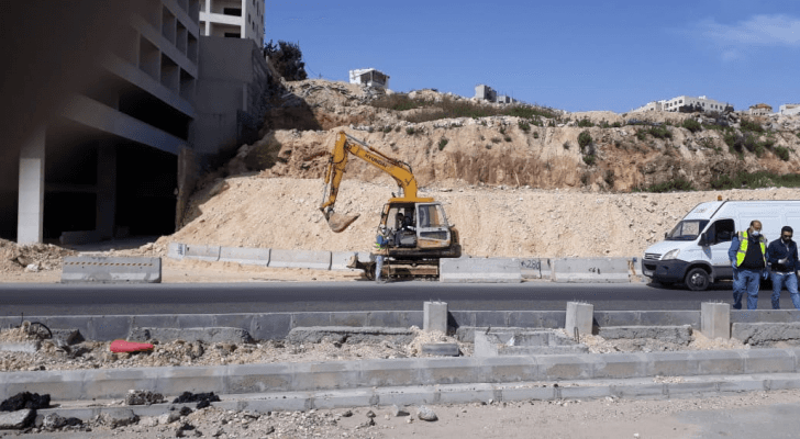 من أعمال الباص السريع في شارع الملكة رانيا