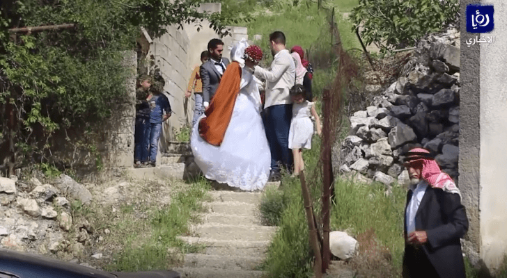 زفاف عروسين في زمن الكورونا بعجلون