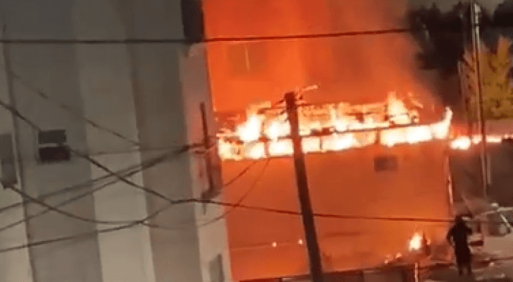 حريق في منطقة الياسمين بالعاصمة عمان ليل الجمعة - السبت