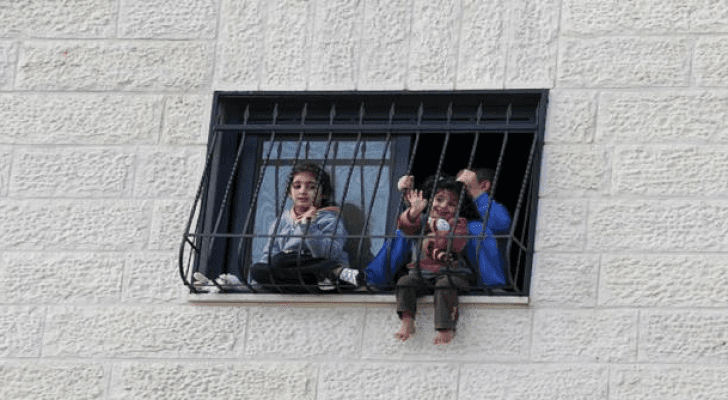 بعكس التوقعات " انخفاض في قضايا العنف الاسري خلال فترة الطواريء في فلسطين