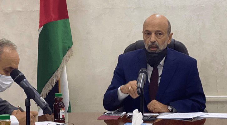 الرزاز يزور دائرة ضريبة الدخل والمبيعات