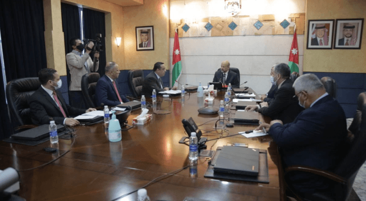 الرزاز يلتقي رئيس مجلس النقباء وعددا من رؤساء النقابات المهنية في رئاسة الوزراء