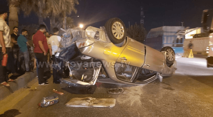 انقلاب مركبة في شارع الإذاعة والتلفزيون