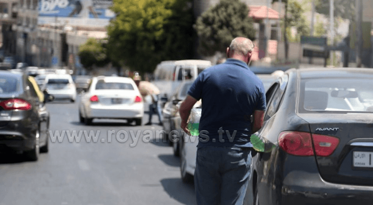 انقطاع أحد المواطنين من البنزين - ارشيفية