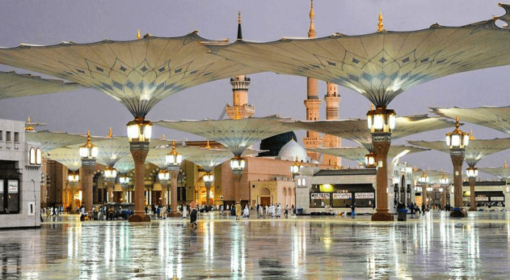 أمطار رعدية بالمسجد النبوي في المدينة المنورة السبت