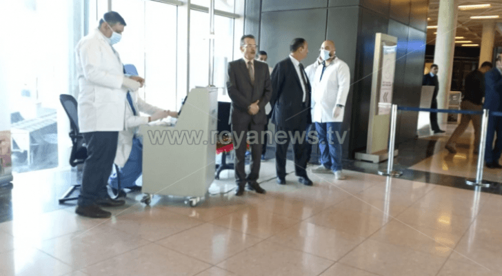 مؤتمر صحفي لوزارة الصحة من مطار الملكة علياء للحديث عن البروتوكول الصحي