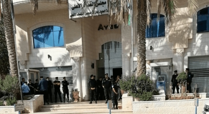 الأمن الفلسطيني يمنع قضاة من دخول مبنى المحاكم في رام الله