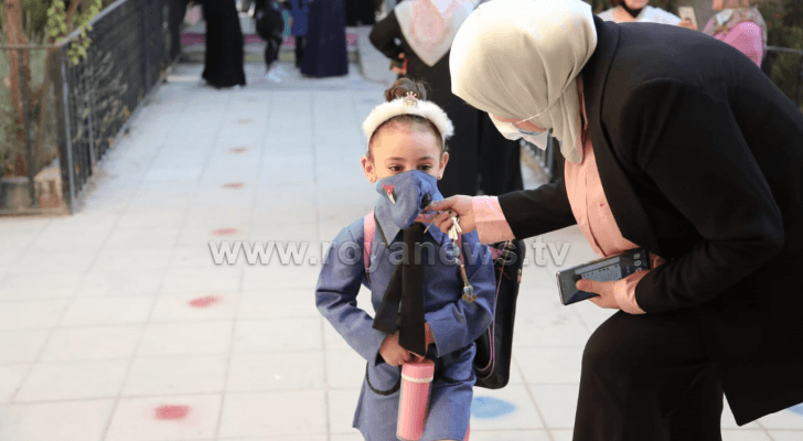 بعد تسجيل إصابة في كل مدرسة مخالطتين لإصابتين لذويهما