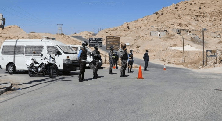 الأمن يواصل انتشاره في مختلف مناطق الأردن خلال الحظر الشامل