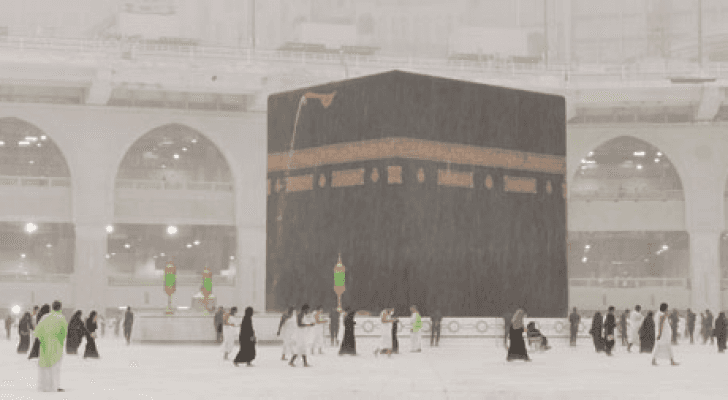 أمطار غزيرة على المسجد الحرام