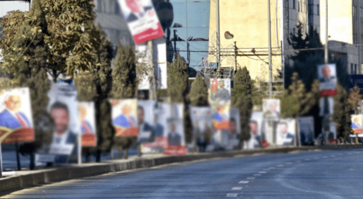 البدء يإزالة لوحات الدعاية الانتخابية للمترشحين