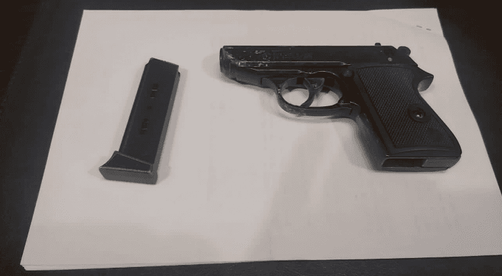 ضبط 4 اشخاص ظهروا وهم يطلقون النار  في مادبا وجرش واربد والرمثا