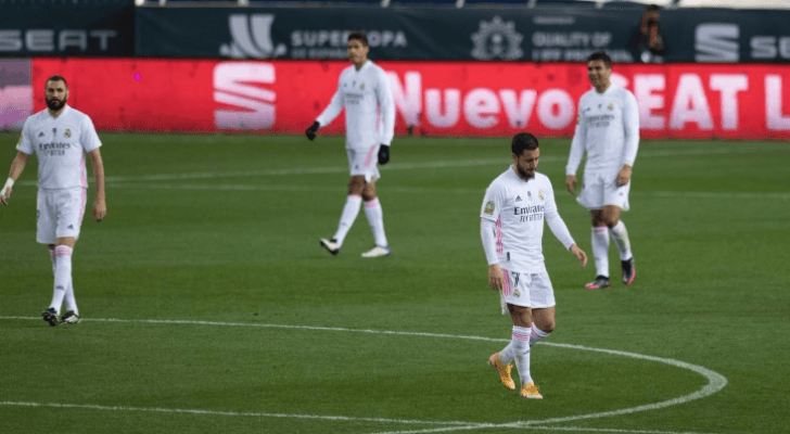 خيبة الامل على وجوه لاعبي ريال مدريد بعد الخسارة امام اتلتيك بلباو