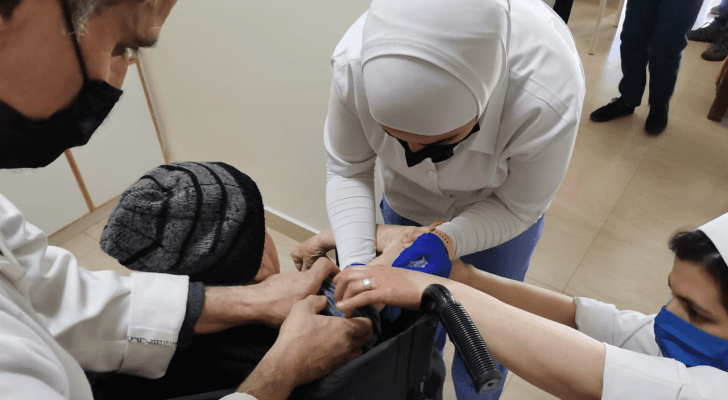 من التطعيم