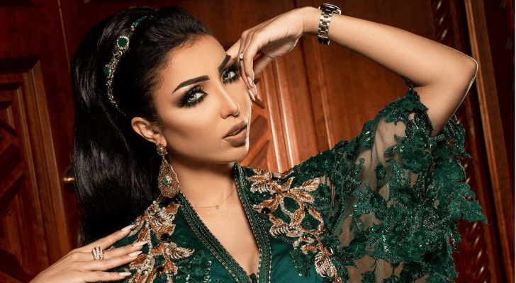 المطربة المغربية دنيا بطما