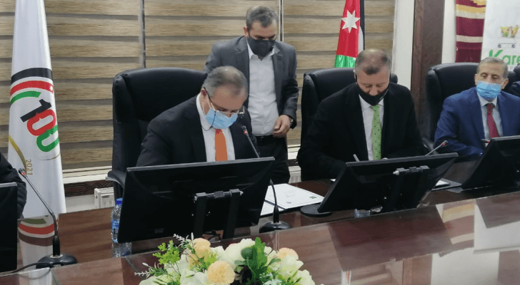 خلال توقيع الاتفاقيات
