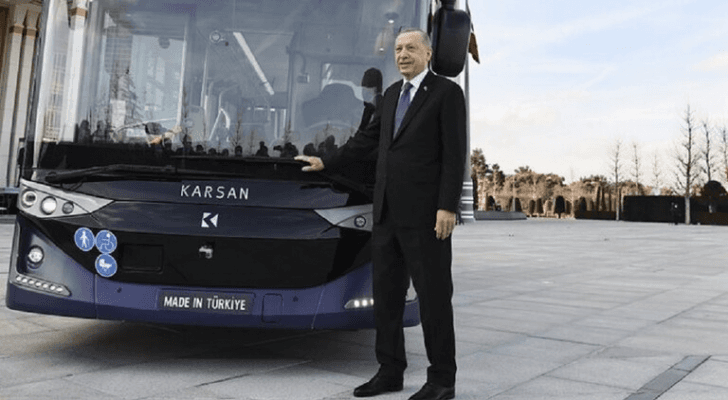 أردوغان فخور بأول حافلة تركية ذاتية القيادة